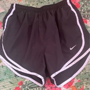 Womens DriFit Nike athletic shorts Size sm missing drawstring great condition